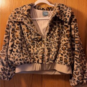 NWT Arula Cropped Leapard Zip Up
